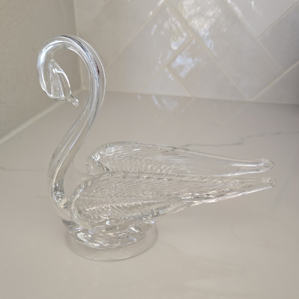 Elegant Clear Glass Swan Figurine